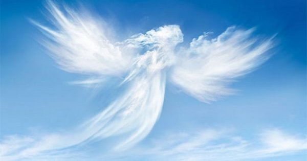Облака в виде ангела